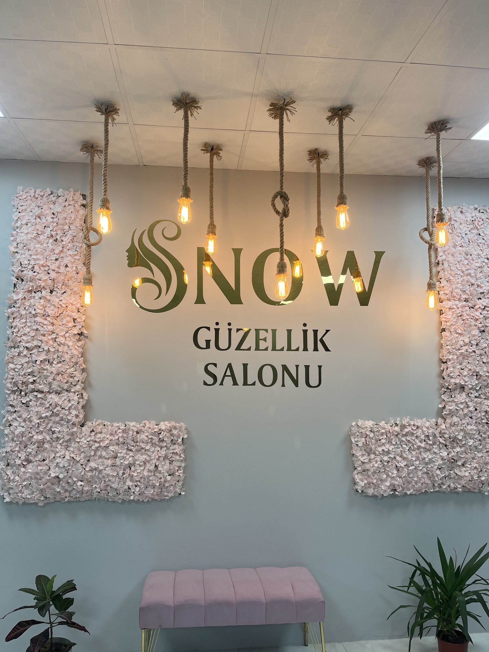 Snow Bayan Kuaförü kır düğünü mekanı — Palandöken